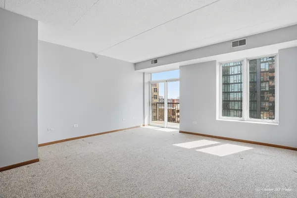 $2,300 | 515 Main Street, Unit 507, Evanston, IL 60202