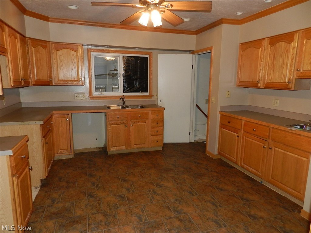 5577 Fitch Road North Olmsted, OH 44070 - Photo 2 of 20