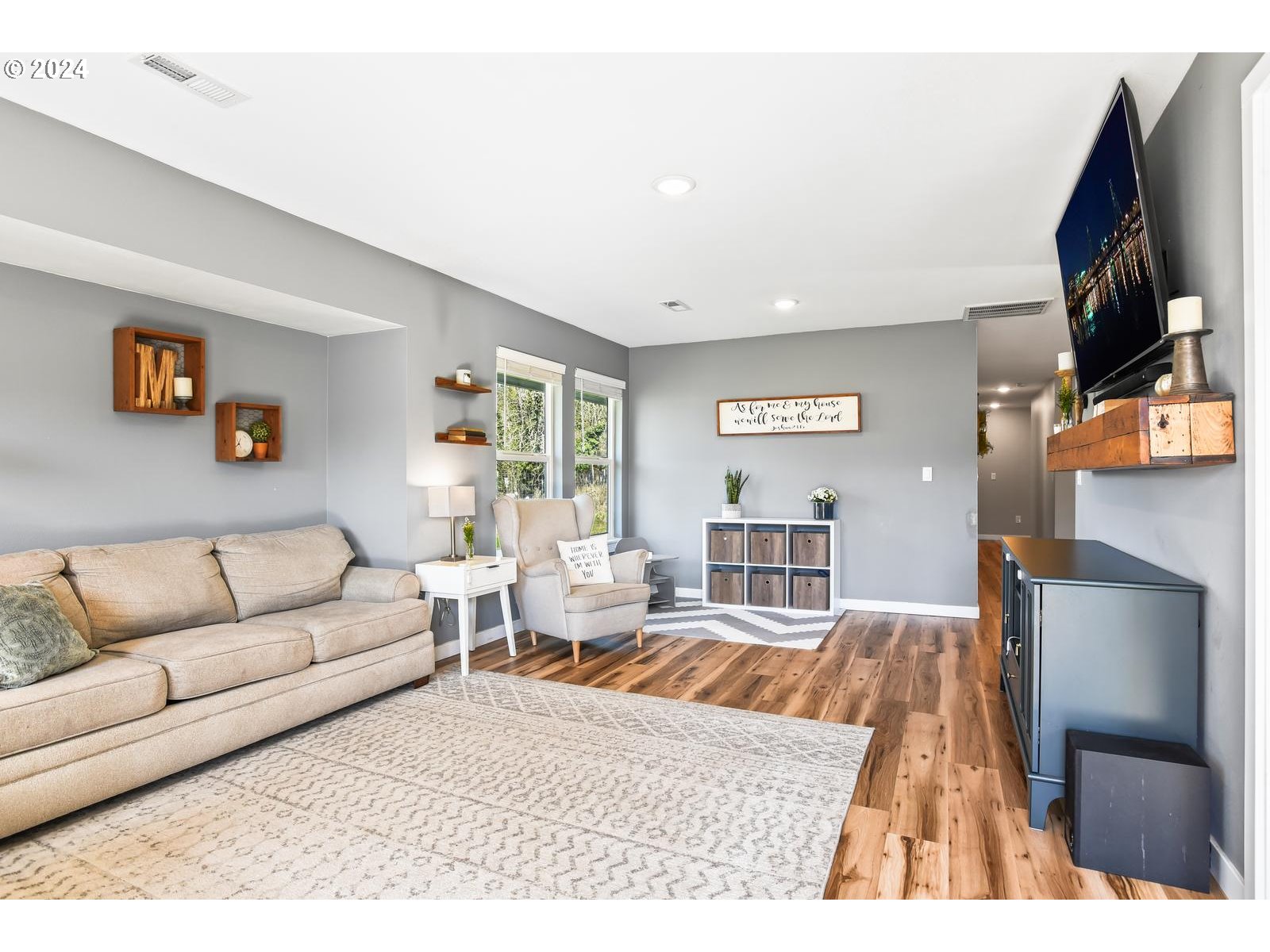 39195 Southwest Laurelwood Road Gaston, OR 97119 - Photo 5 of 41 Gallery Image 5