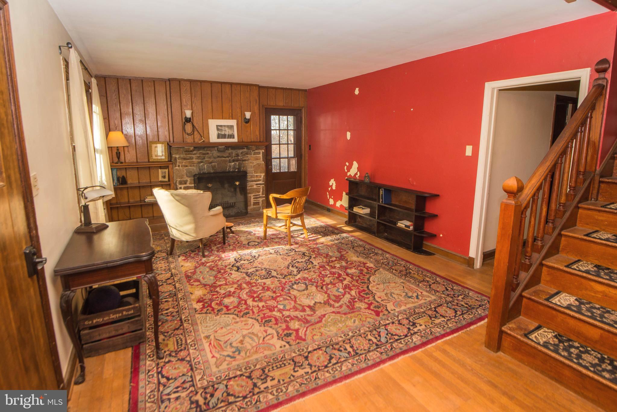 410 East Joppa Road Towson, MD 21286 - Photo 3 of 24 Living Area @ Entry w/ Covered Side Porch Access