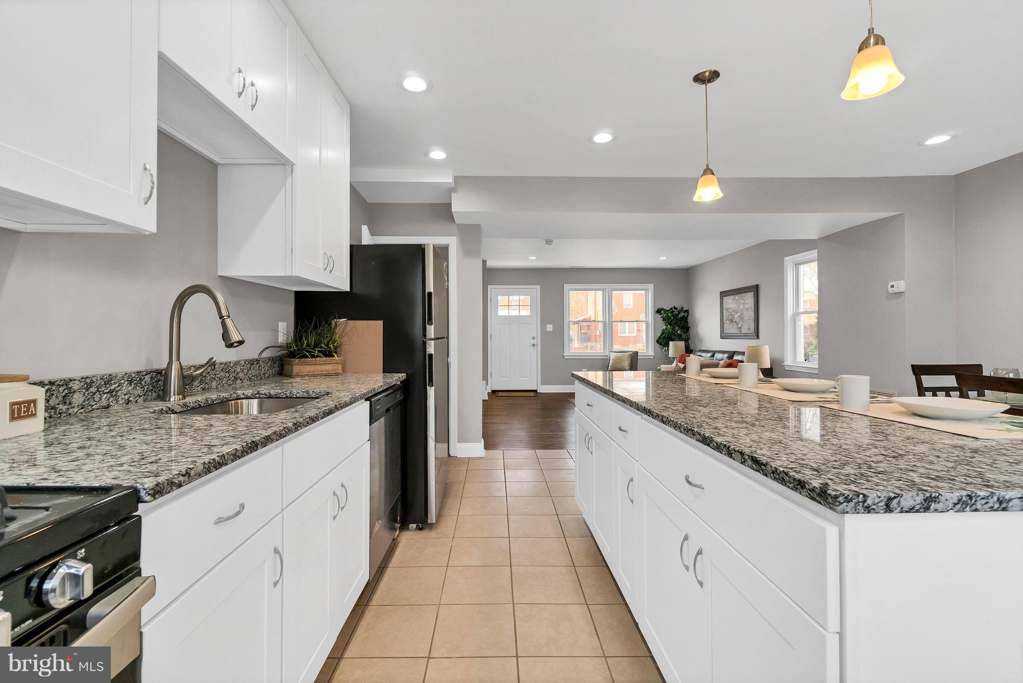 327 Leeanne Road Baltimore, MD 21221 - Photo 14 of 34 Kitchen With Tons of Granite Counter Top Space