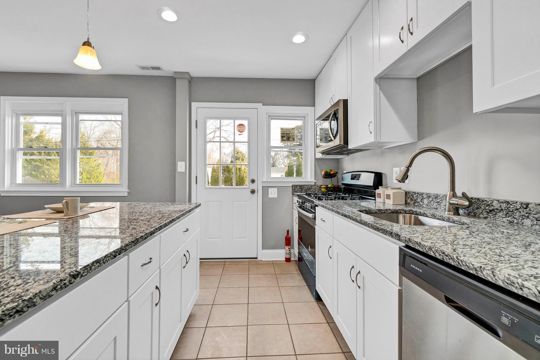 327 Leeanne Road Baltimore, MD 21221 - Photo 15 of 34 Kitchen