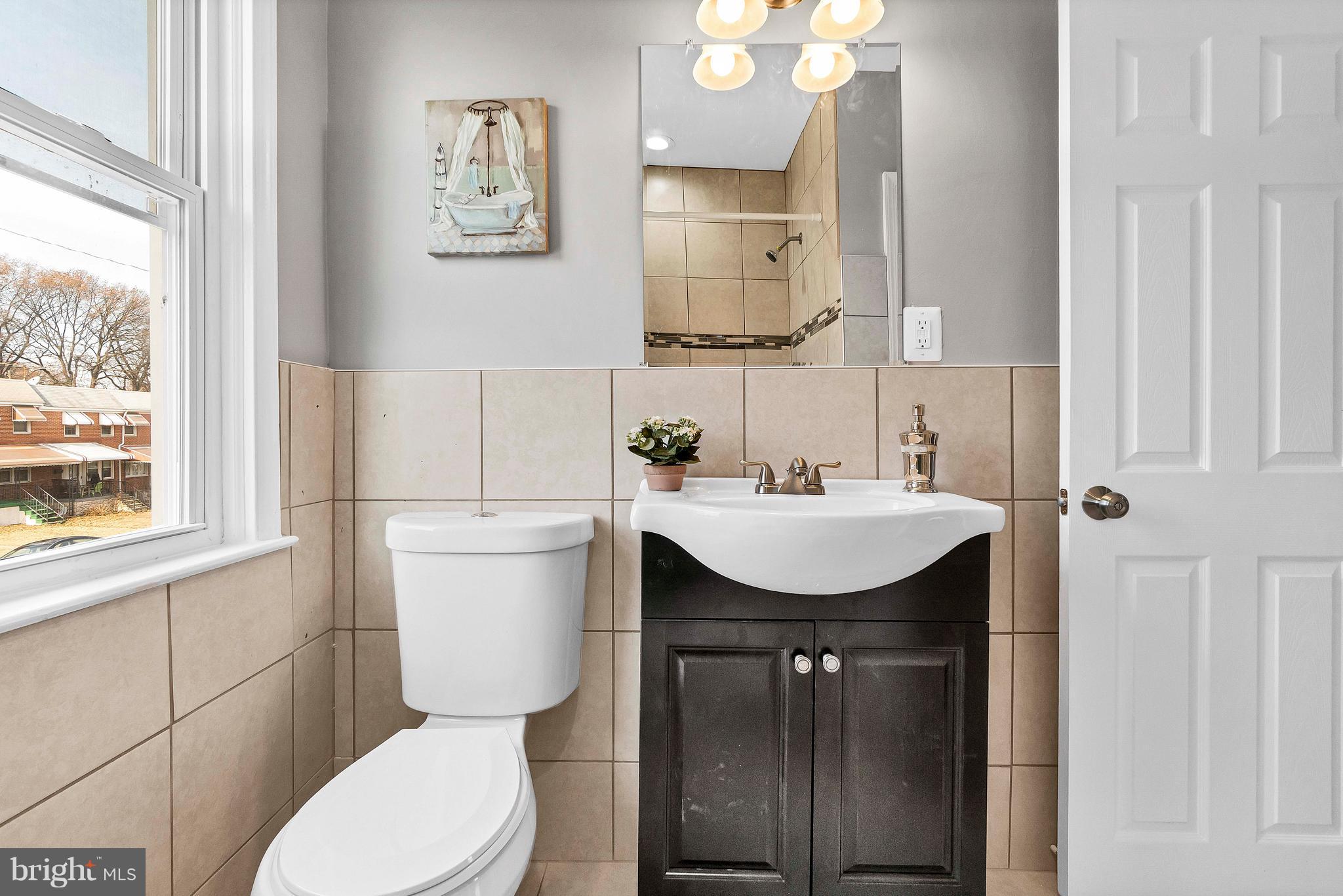 327 Leeanne Road Baltimore, MD 21221 - Photo 20 of 34 Full Bath