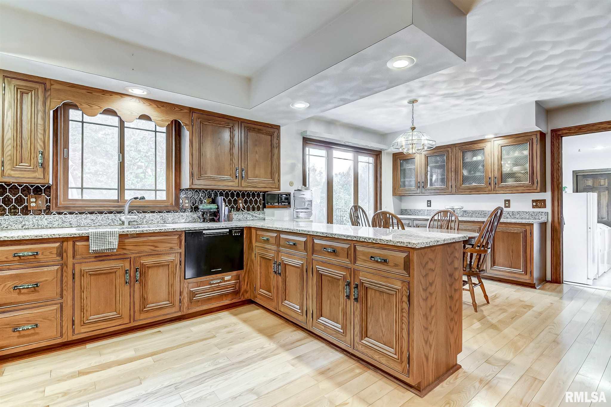 5718 Barlow Road Sherman, IL 62684 - Photo 12 of 47 Gallery Image 12
