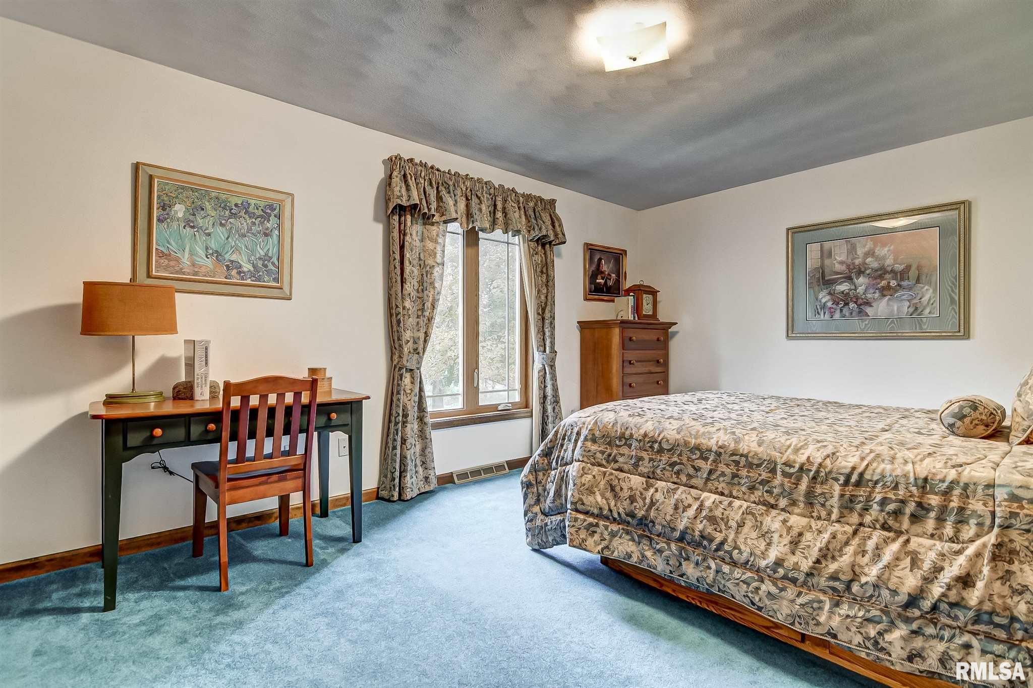 5718 Barlow Road Sherman, IL 62684 - Photo 21 of 47 Gallery Image 21