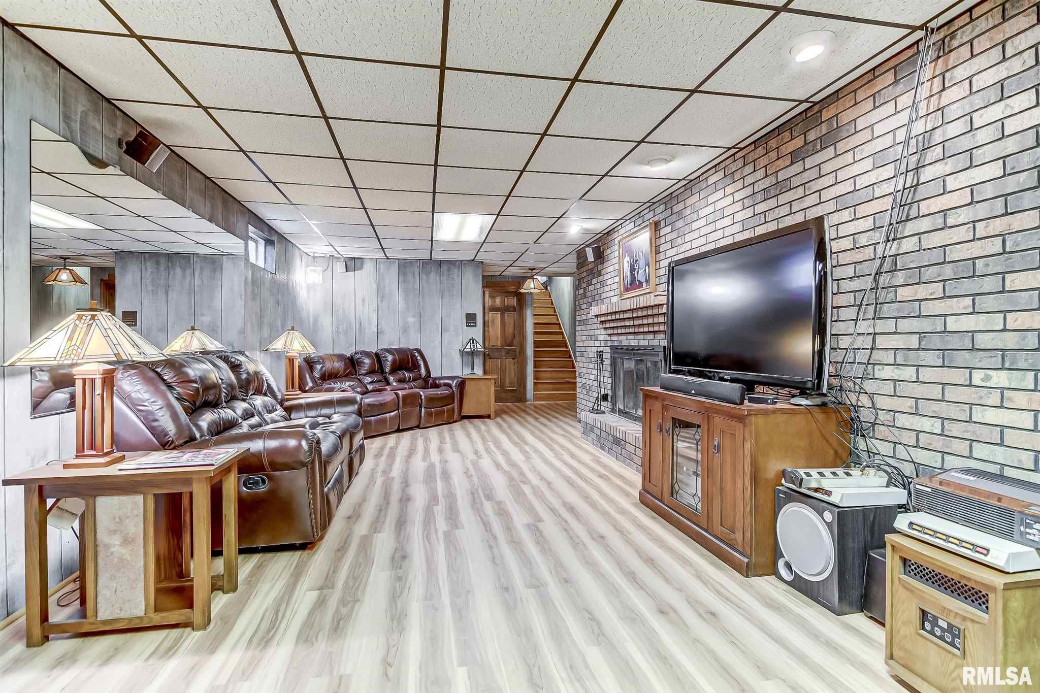5718 Barlow Road Sherman, IL 62684 - Photo 27 of 47 Gallery Image 27