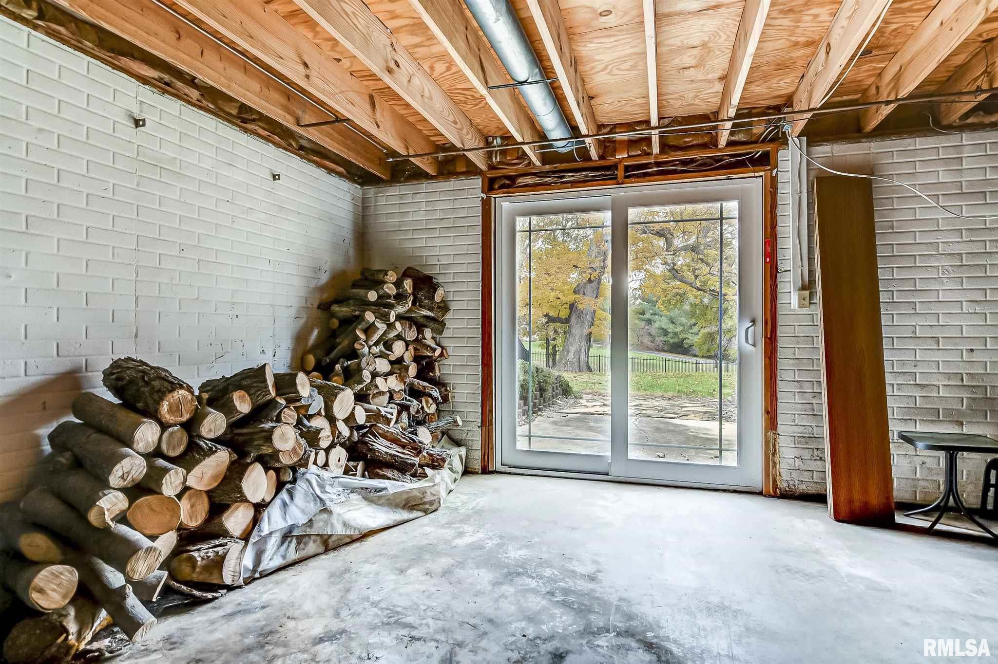 5718 Barlow Road Sherman, IL 62684 - Photo 34 of 47 Gallery Image 34