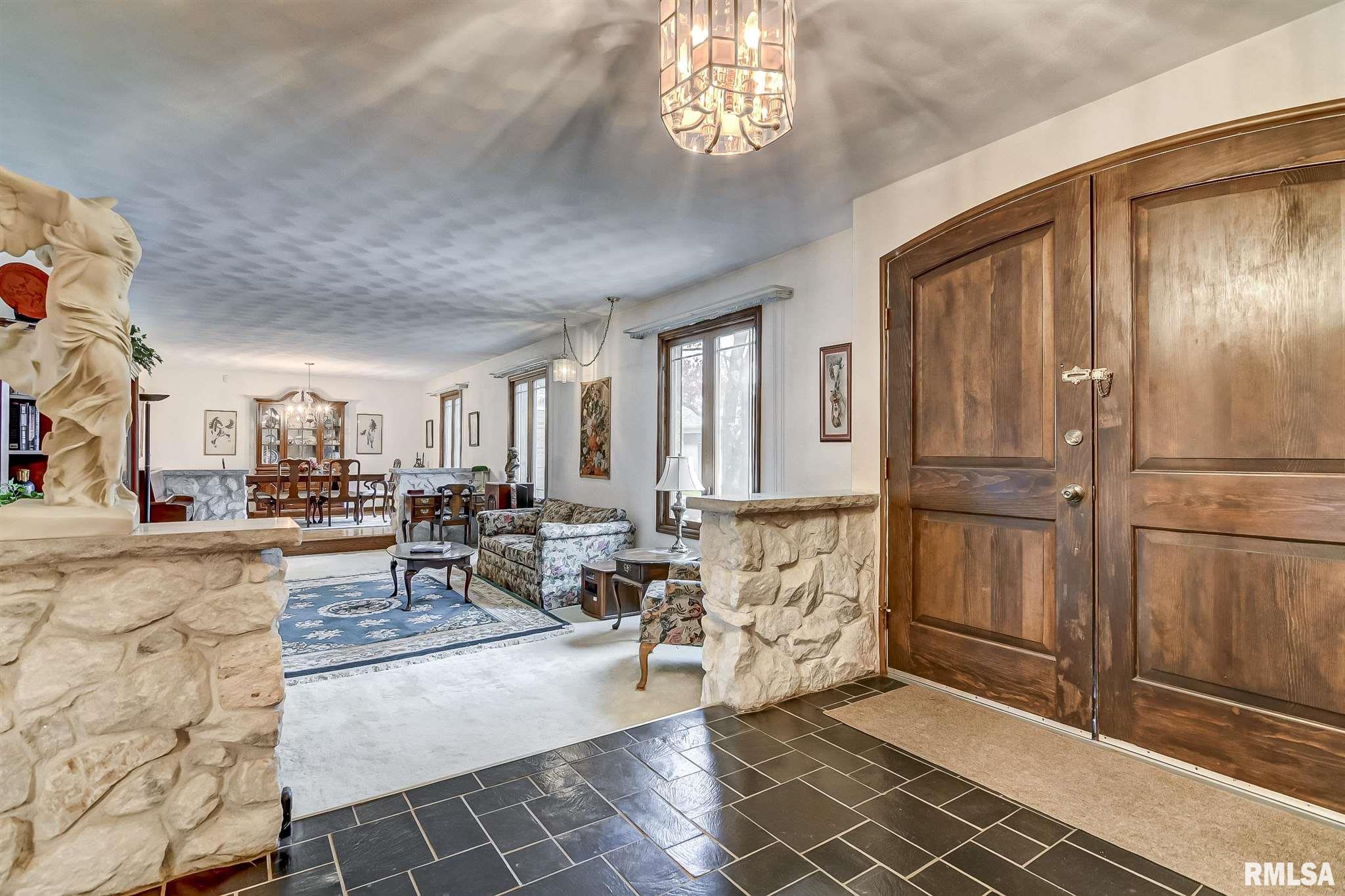 5718 Barlow Road Sherman, IL 62684 - Photo 4 of 47 Gallery Image 4