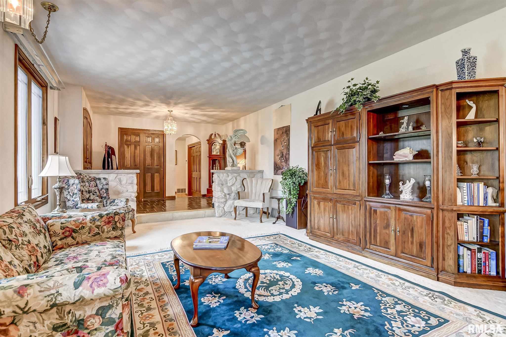 5718 Barlow Road Sherman, IL 62684 - Photo 6 of 47 Gallery Image 6