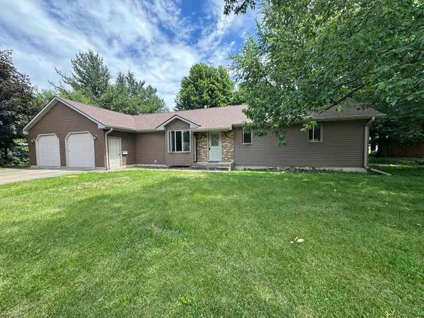 $240,000 | 502 Southwest 8th Avenue, Aledo, IL 61231