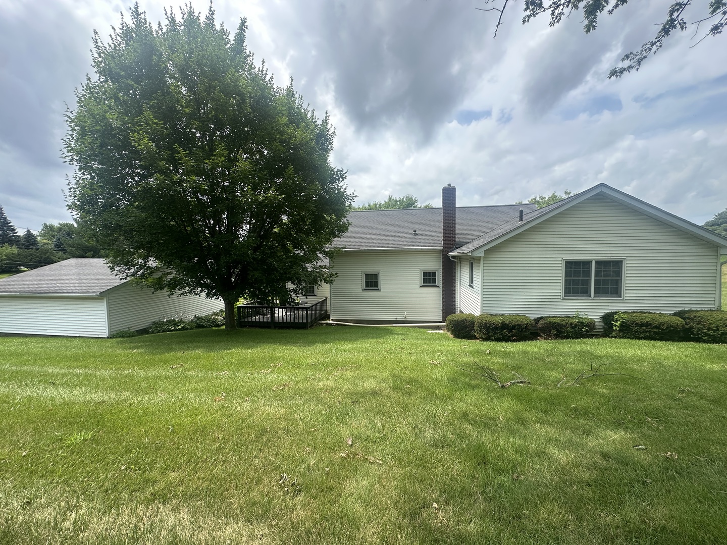 1363 2nd Avenue South Clinton, IA 52732 - Photo 4 of 22
