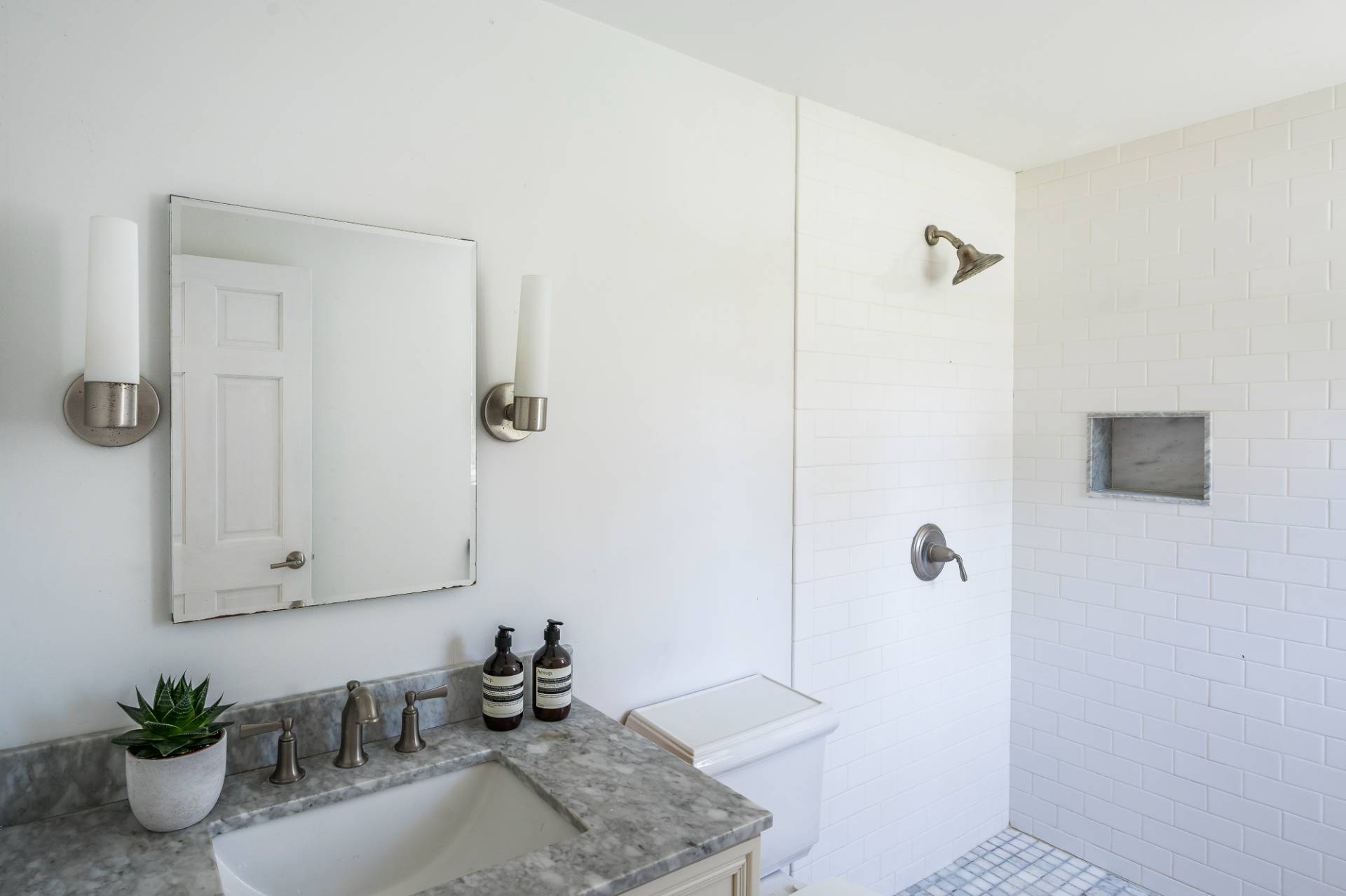 78 B North Road Hampton Bays, NY 11946 - Photo 15 of 19