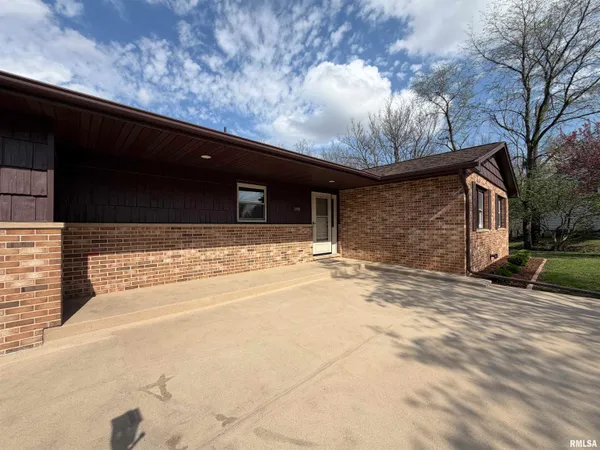 $325,000 | 1890 Sunrise Drive, Galesburg, IL 61401