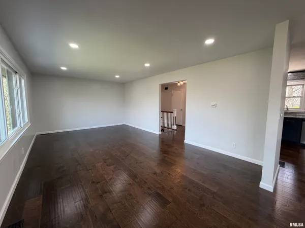 $325,000 | 1890 Sunrise Drive, Galesburg, IL 61401