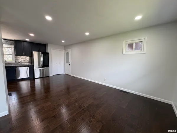 $325,000 | 1890 Sunrise Drive, Galesburg, IL 61401