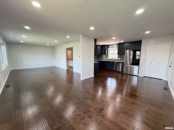 $325,000 | 1890 Sunrise Drive, Galesburg, IL 61401