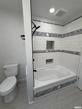 $325,000 | 1890 Sunrise Drive, Galesburg, IL 61401