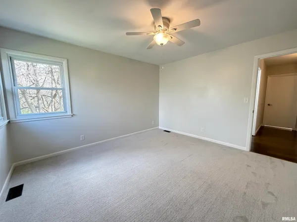 $325,000 | 1890 Sunrise Drive, Galesburg, IL 61401