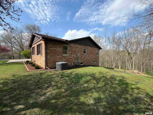 $325,000 | 1890 Sunrise Drive, Galesburg, IL 61401