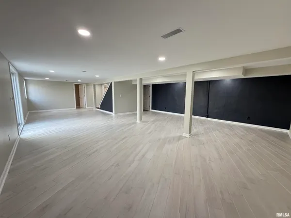 $325,000 | 1890 Sunrise Drive, Galesburg, IL 61401