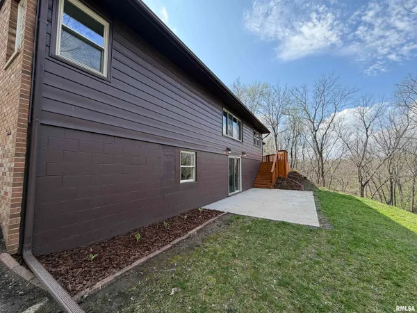 $325,000 | 1890 Sunrise Drive, Galesburg, IL 61401