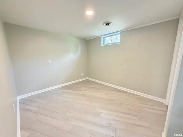 $325,000 | 1890 Sunrise Drive, Galesburg, IL 61401