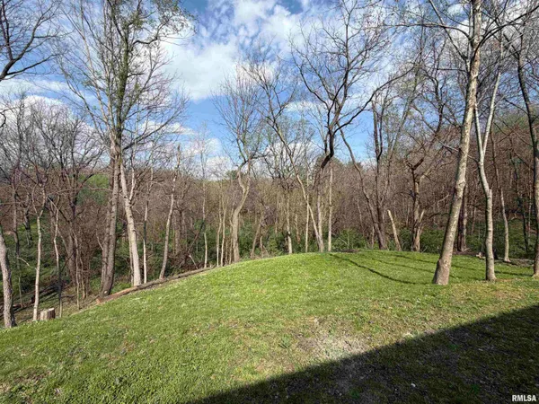 $325,000 | 1890 Sunrise Drive, Galesburg, IL 61401