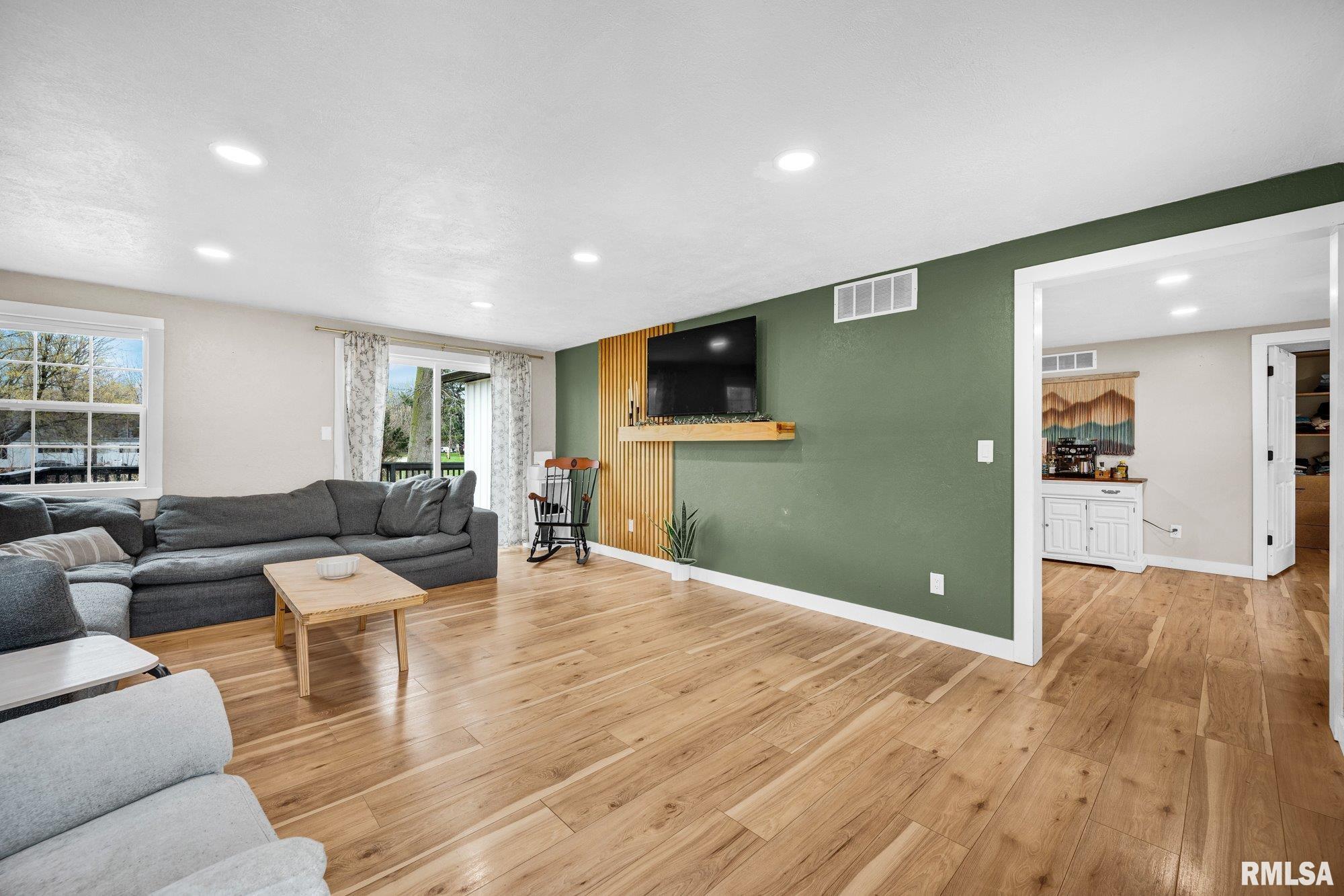 607 East Main Street La Fayette, IL 61449 - Photo 6 of 40