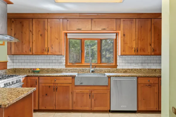 $1,595,000 | 33-30 Taylor Road, Westport Island, ME 04578