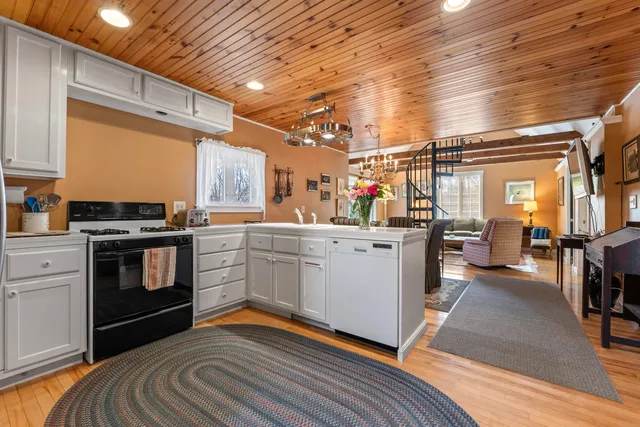 $1,699,000 | 33-30 Taylor Road, Westport Island, ME 04578