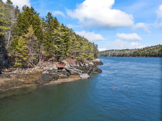 $1,699,000 | 33-30 Taylor Road, Westport Island, ME 04578
