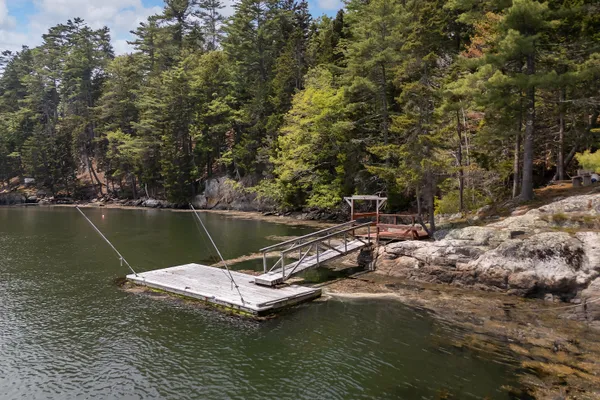 $1,595,000 | 33-30 Taylor Road, Westport Island, ME 04578