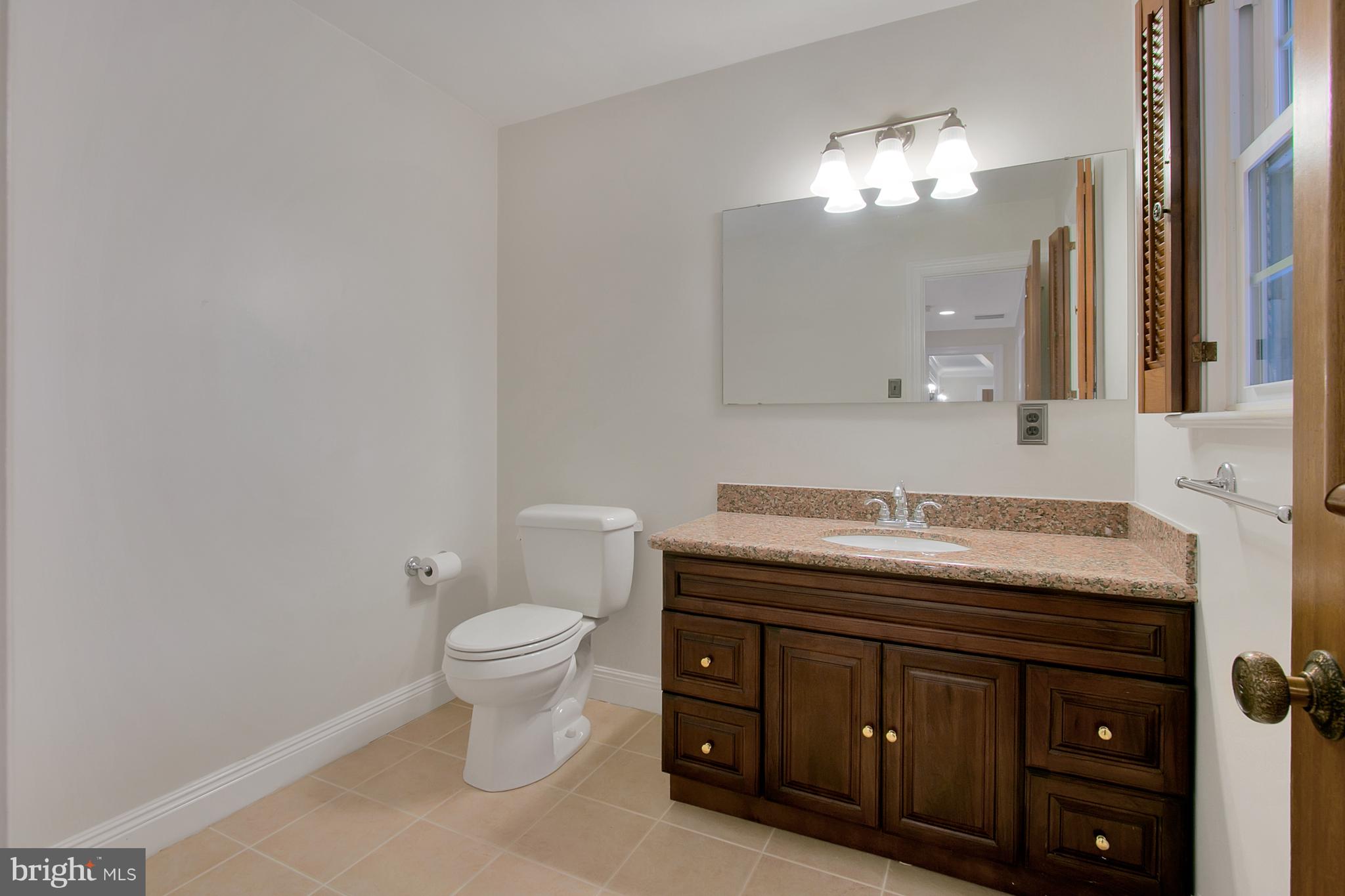 5100 Washington Street Extension Wilmington, DE 19809 - Photo 14 of 29 Powder Room