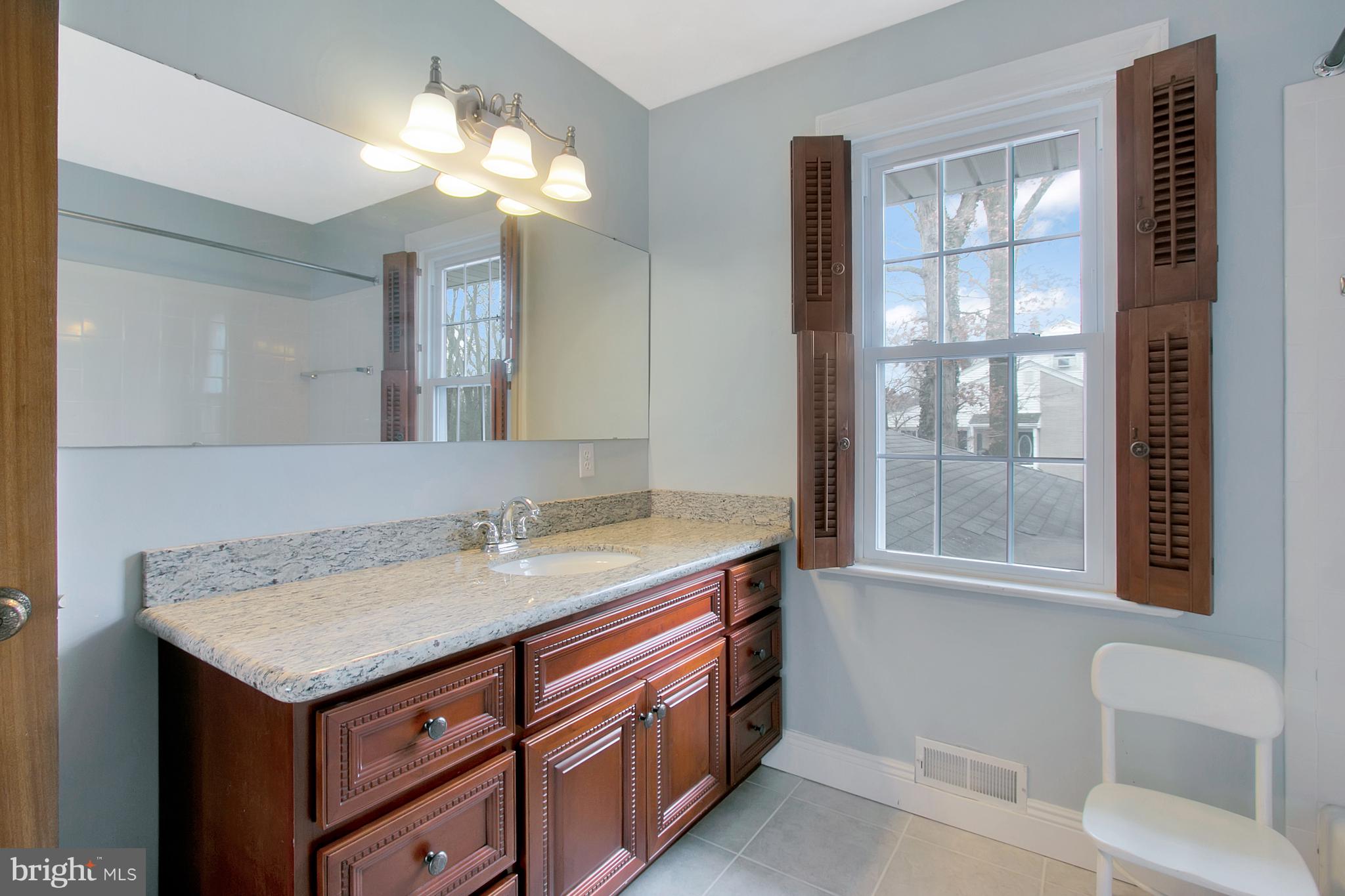5100 Washington Street Extension Wilmington, DE 19809 - Photo 19 of 29 Hall Bath