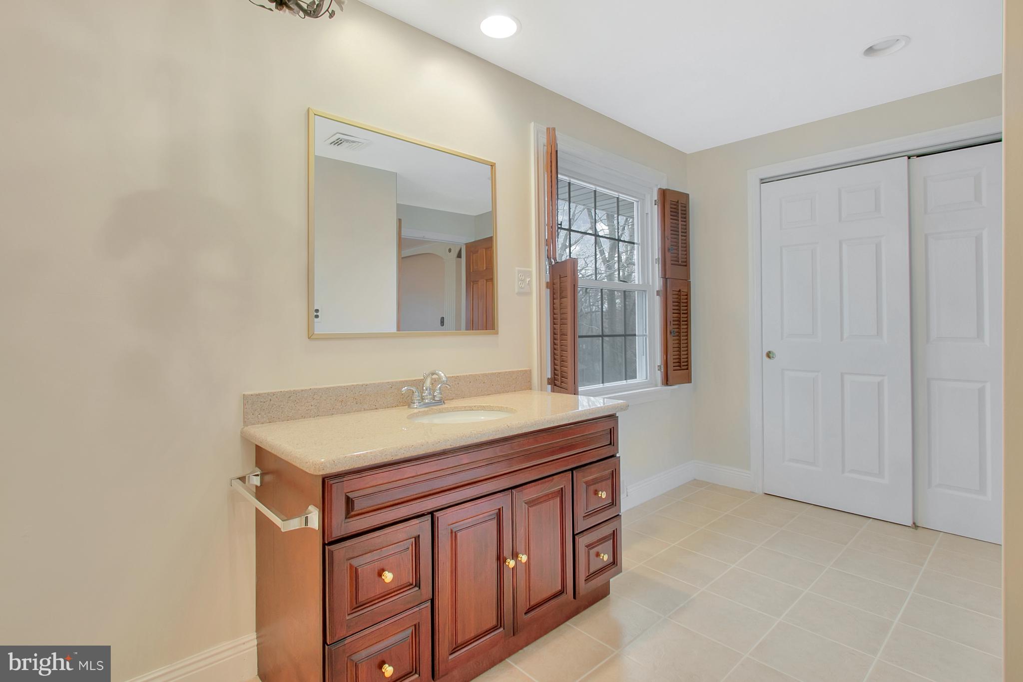 5100 Washington Street Extension Wilmington, DE 19809 - Photo 27 of 29 Master Bath