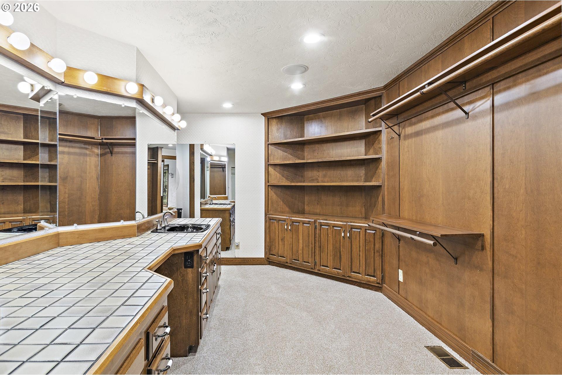 1000 Oak Grove Road Salem, OR 97304 - Photo 15 of 48 Gallery Image 15