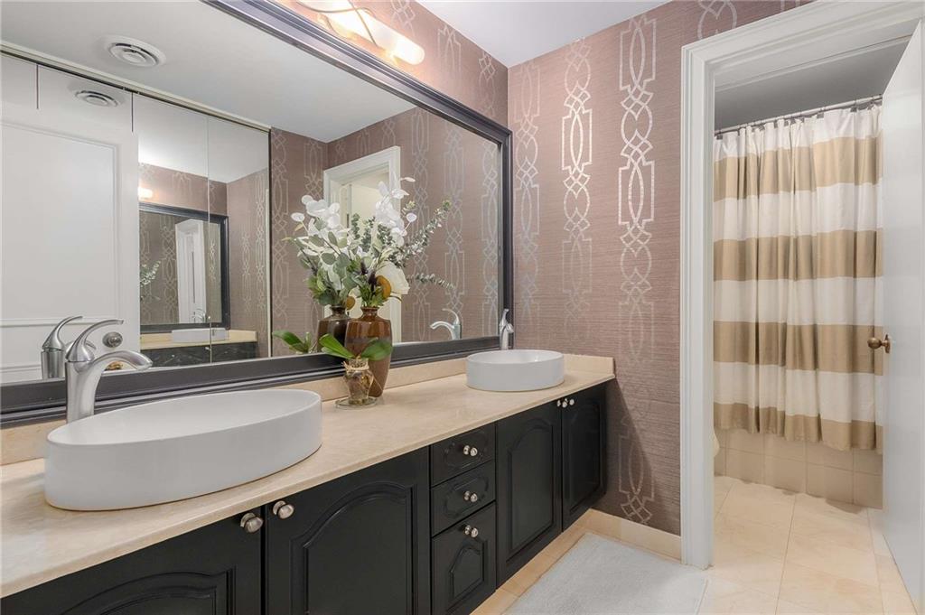 2660 Peachtree Road Northwest, Unit 13F Atlanta, GA 30305 - Photo 20 of 40