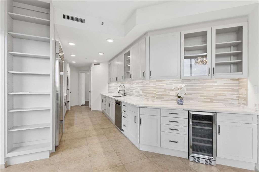 2660 Peachtree Road Northwest, Unit 13F Atlanta, GA 30305 - Photo 21 of 56