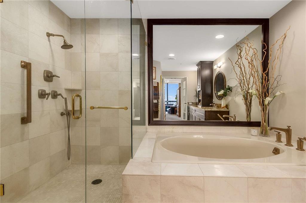 2660 Peachtree Road Northwest, Unit 13F Atlanta, GA 30305 - Photo 23 of 40