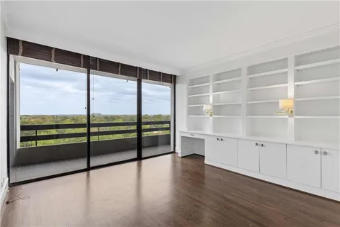 $1,100,000 | 2660 Peachtree Road Northwest, Unit 13F, Atlanta, GA 30305