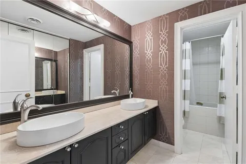 $1,100,000 | 2660 Peachtree Road Northwest, Unit 13F, Atlanta, GA 30305