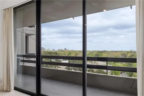 $1,100,000 | 2660 Peachtree Road Northwest, Unit 13F, Atlanta, GA 30305