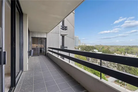 $1,100,000 | 2660 Peachtree Road Northwest, Unit 13F, Atlanta, GA 30305