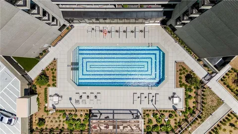 $1,100,000 | 2660 Peachtree Road Northwest, Unit 13F, Atlanta, GA 30305