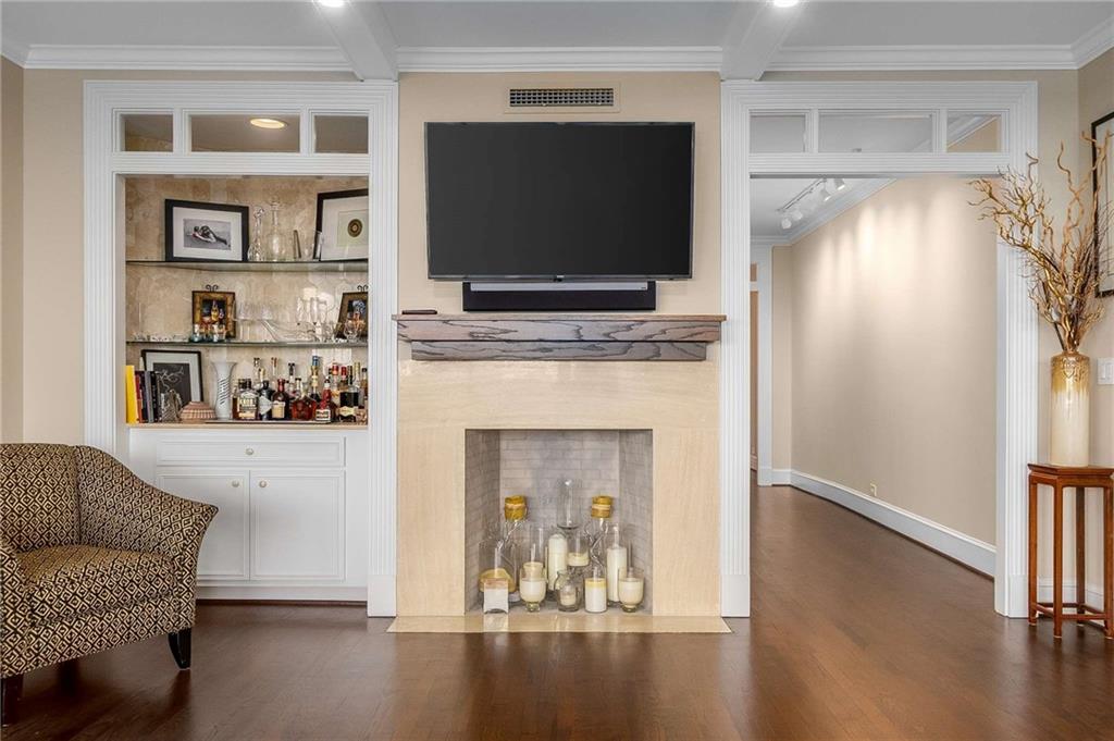 2660 Peachtree Road Northwest, Unit 13F Atlanta, GA 30305 - Photo 8 of 40