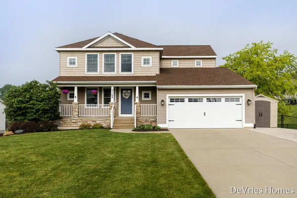 $489,900 | 7769 Berrybrook Court Southeast, Byron Center, MI 49315
