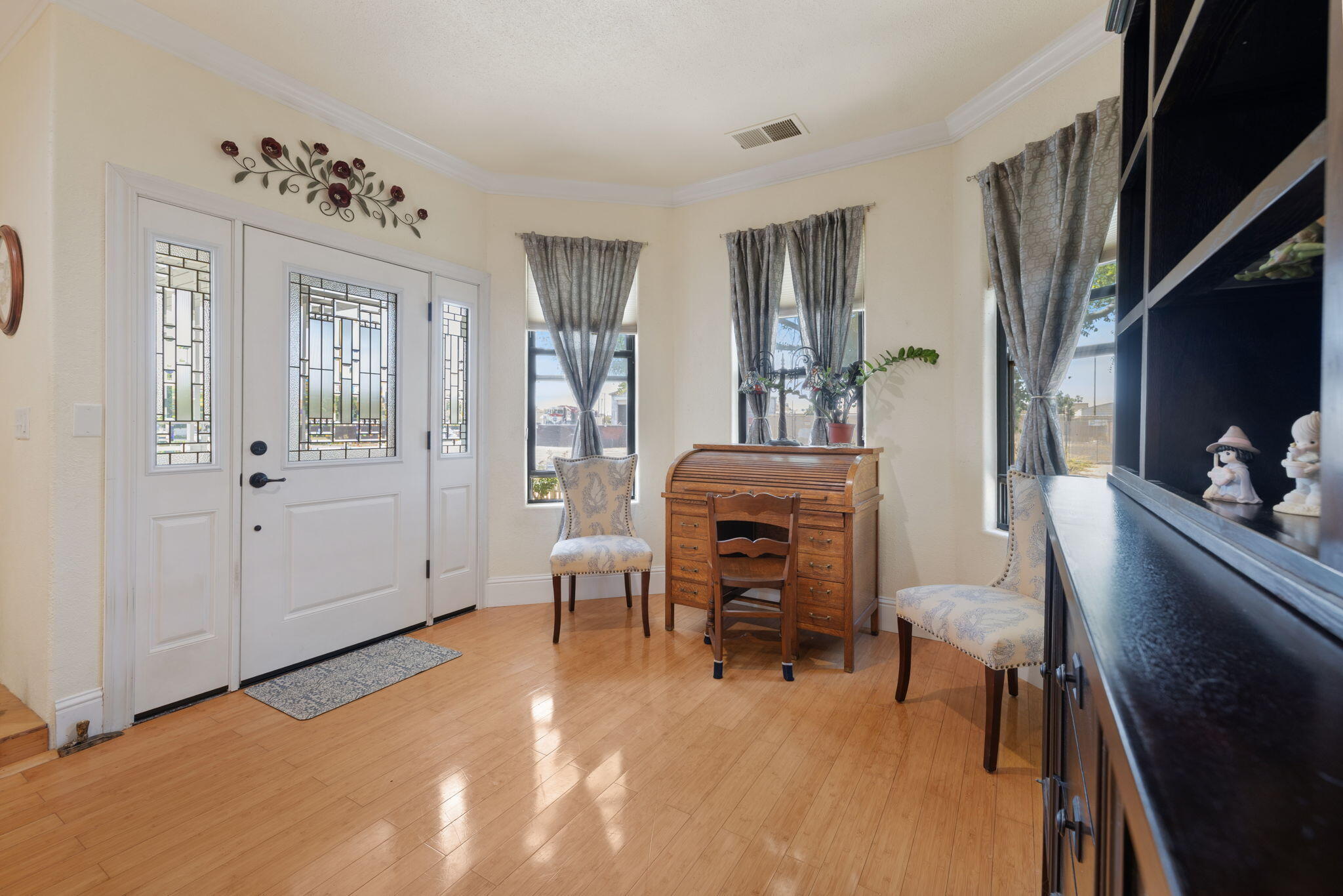 303 North E Street Exeter, CA 93221 - Photo 8 of 44