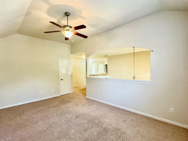 a view of empty room with window