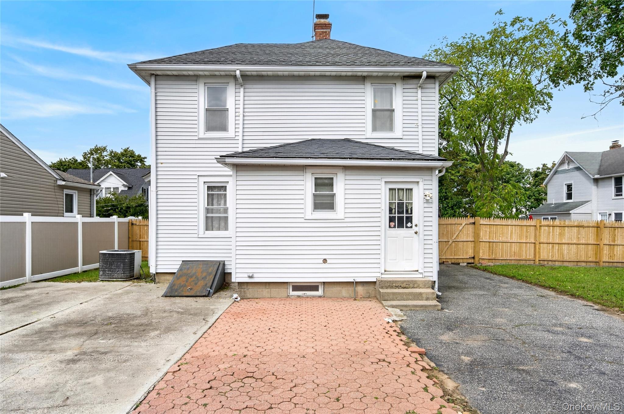 8 Juliet Street Bay Shore, NY 11706 - Photo 22 of 26 Gallery Image 22