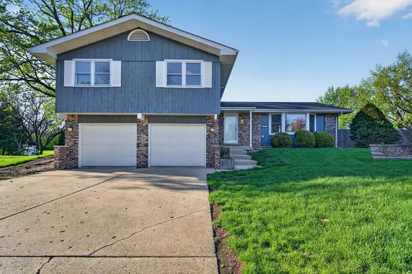 $425,000 | 3211 Wild Oaks Court, Joliet, IL 60431